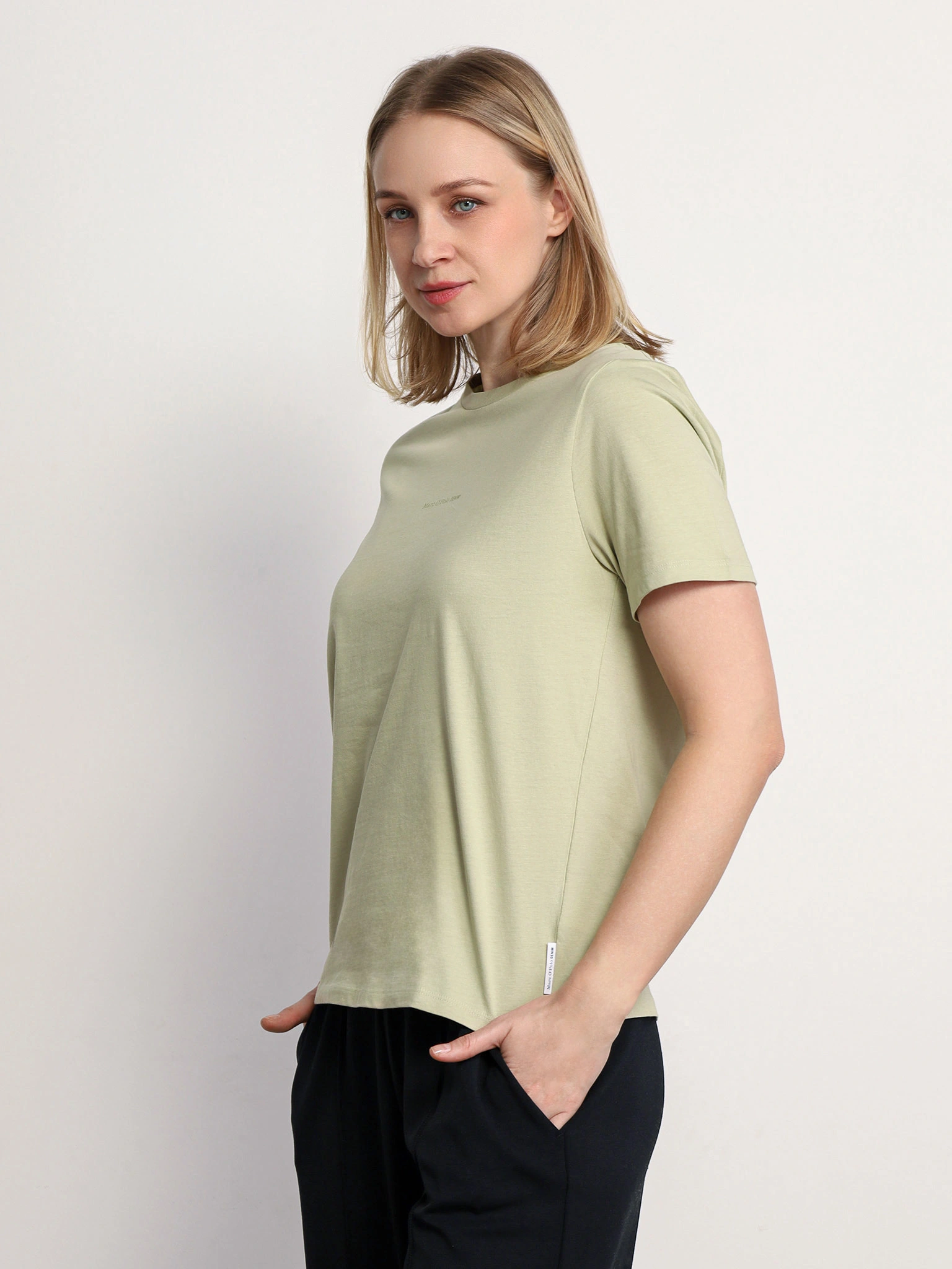 Футболка оливкового цвета из хлопка